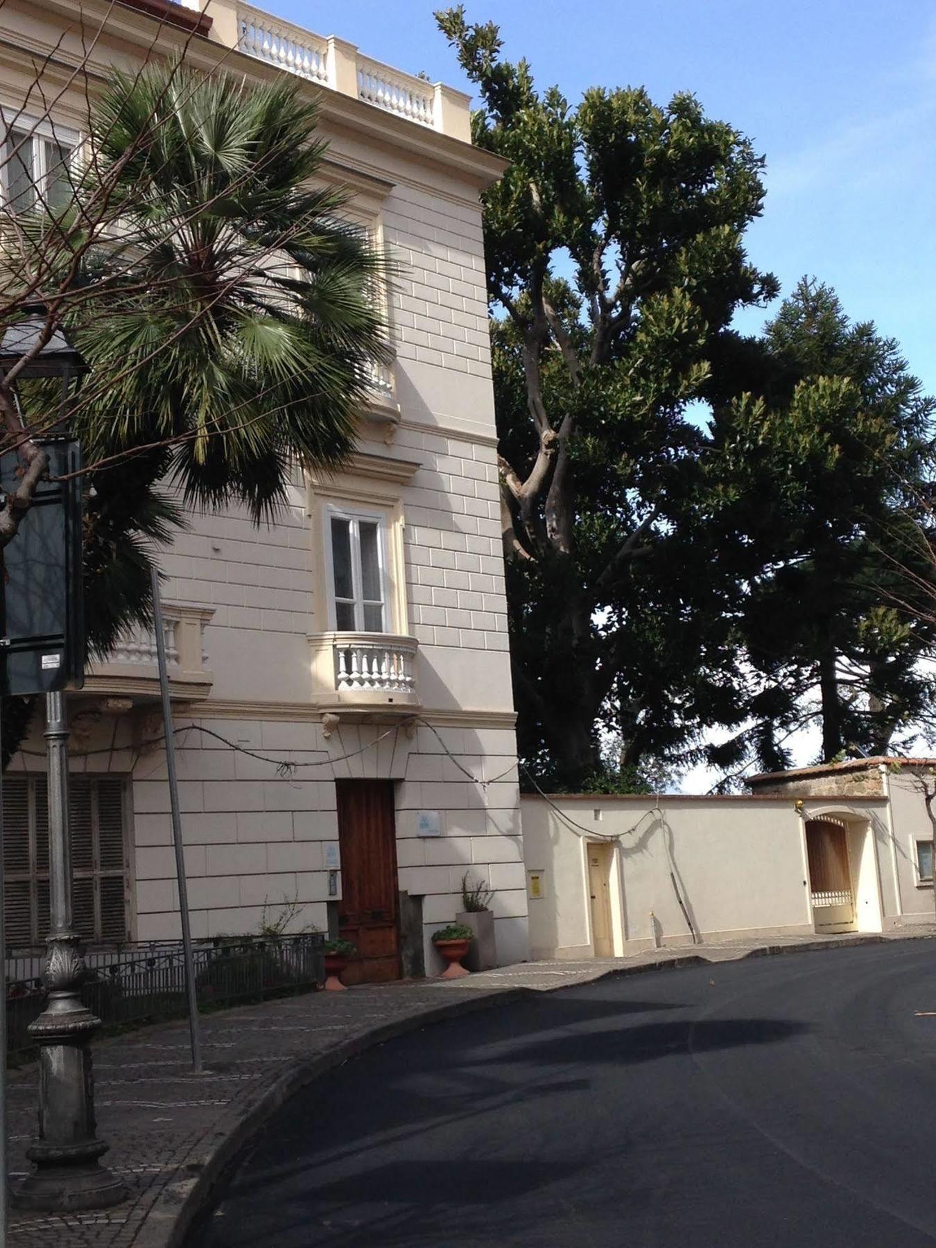 Agora Apartments Sorrente Extérieur photo
