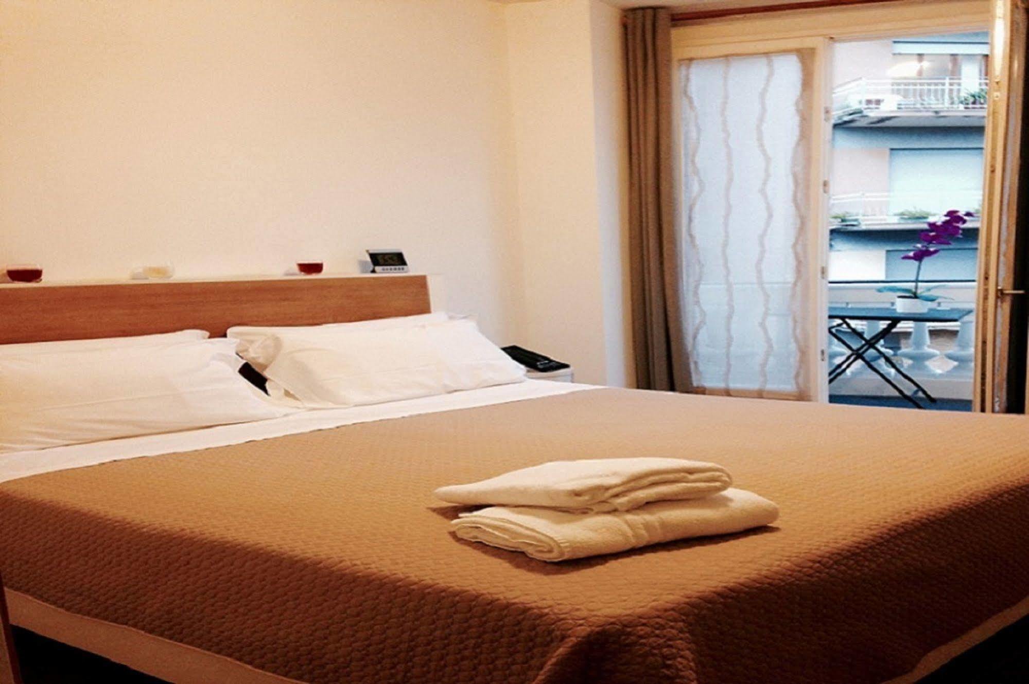 Agora Apartments Sorrente Extérieur photo